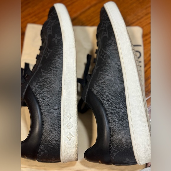 louis vuitton sneaker shoes for men. size 9UK 10 US in black color, used 4 times - Picture 2 of 12